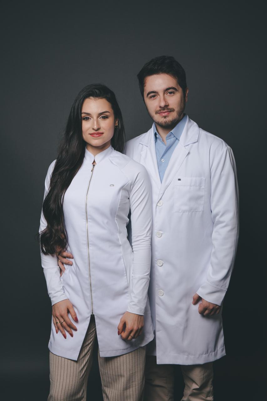 Equipe Sallut Odontologia reunida na clínica em Valinhos
